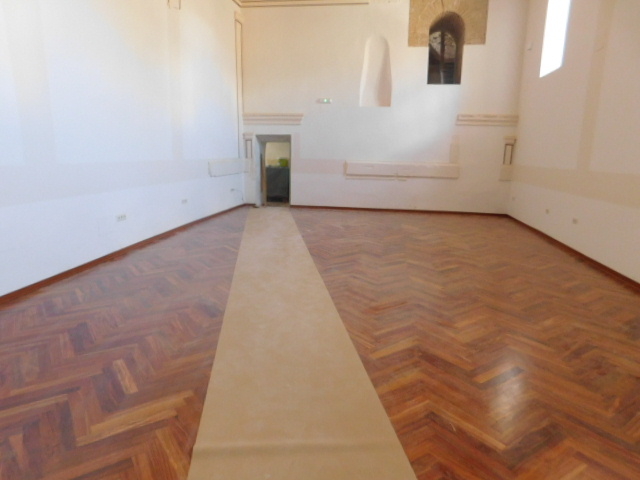 Proyecto con tarima de madera de elendo