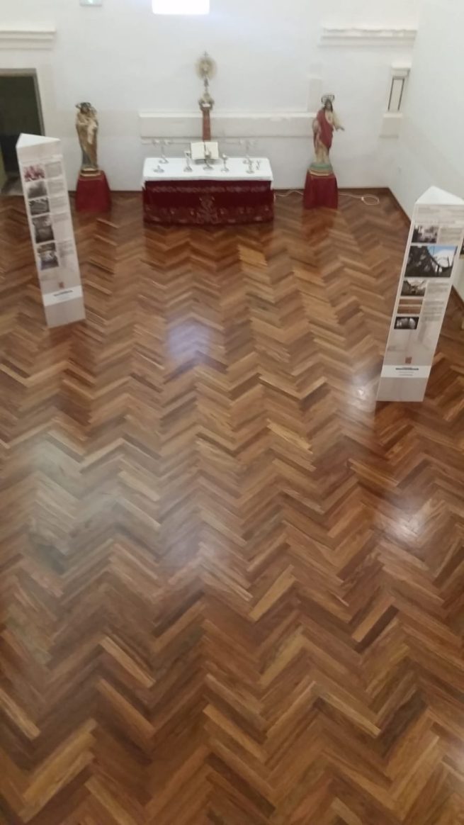 Proyecto con tarima de madera de elendo