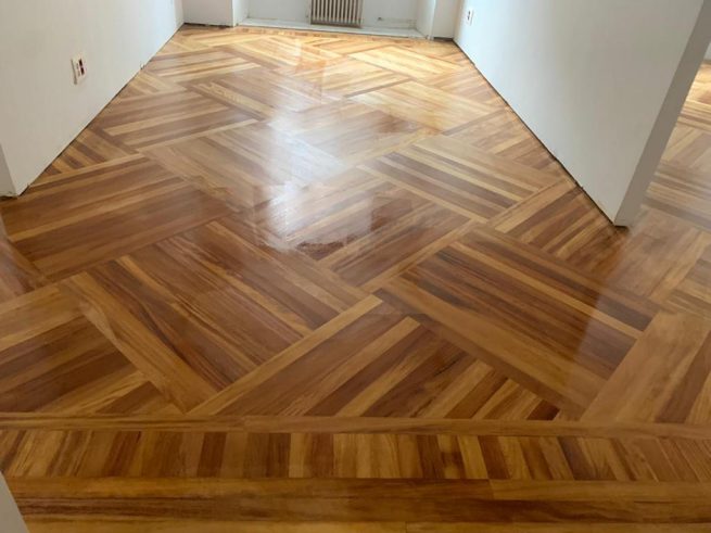 Proyecto con tarima de madera de iroko