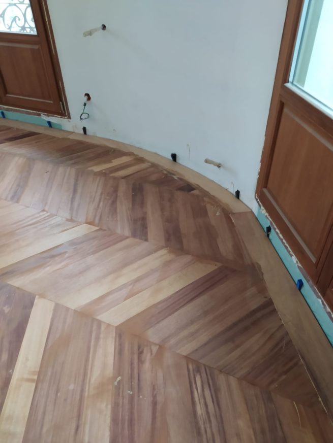 Proyecto con tarima de madera de iroko