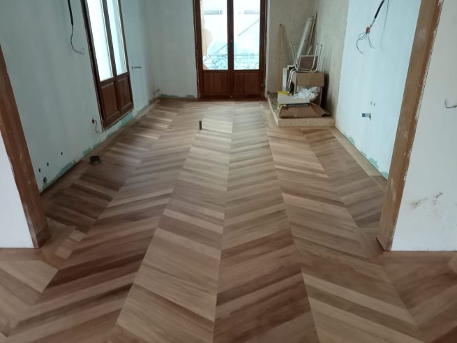 Proyecto con tarima de madera de iroko