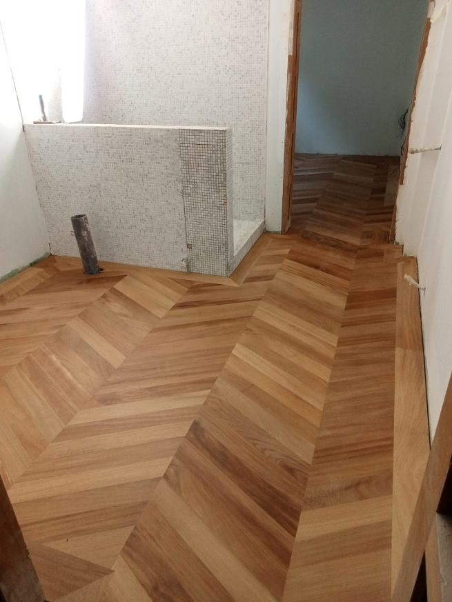 Proyecto con tarima de madera de iroko